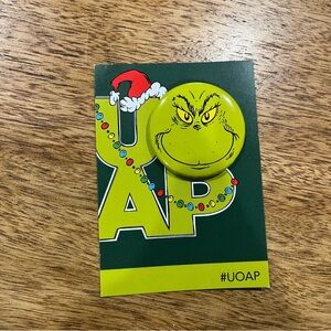 UOAP Grinch Universal Orlando Passholder Pin Button November 2025 NEW